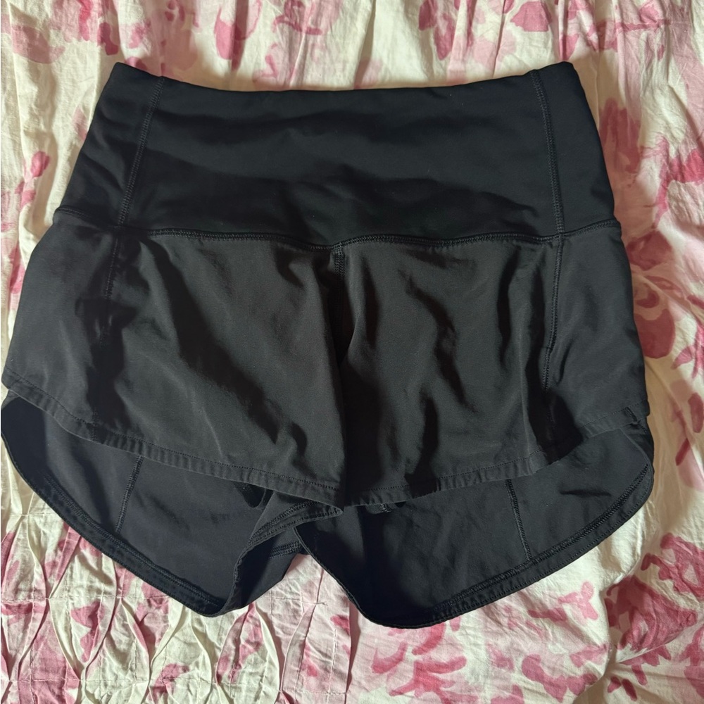 Lululemon black 2.5 hr speed up shorts